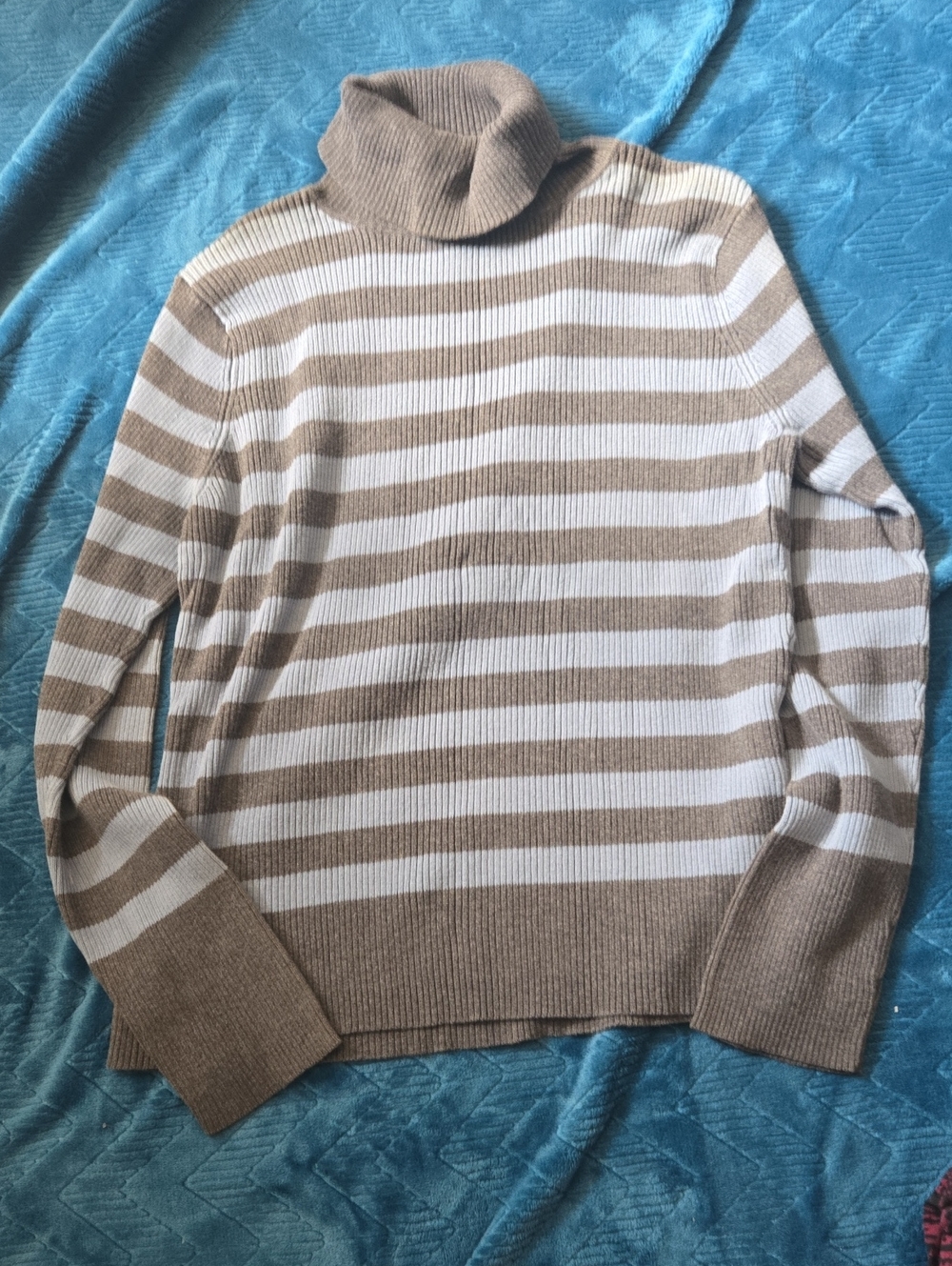 5/$20 Striped Turtleneck Sweater in Blue and Grey